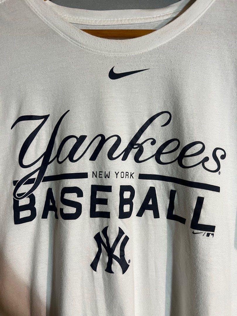 Nike, Shirts & Tops, Gray Yankees Tshirt