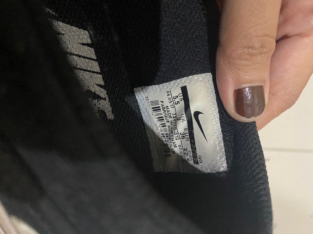 Nike Slip On Sneaker Shoes (Category: Sneakers) located in Makati City. Submitted by jpare (Listing ID 1255544265, Image 2). Description: One of my faves that I have to let go. Goes well with any outfit. This just needs a bit of cleaning. Magandang maganda pa din siya. Actual size nasa pics. Perf for size 5.5 or 6. .