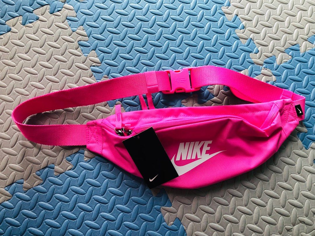 Hot pink discount nike fanny pack