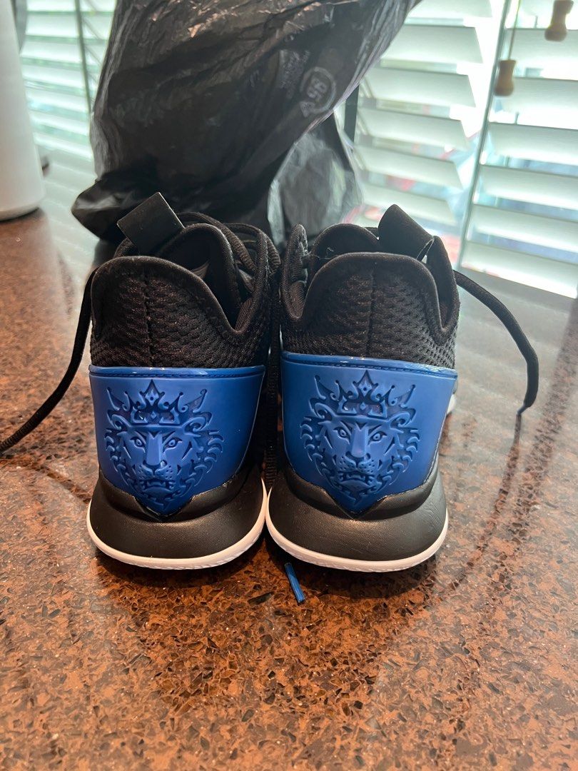 womens basketball sneakers