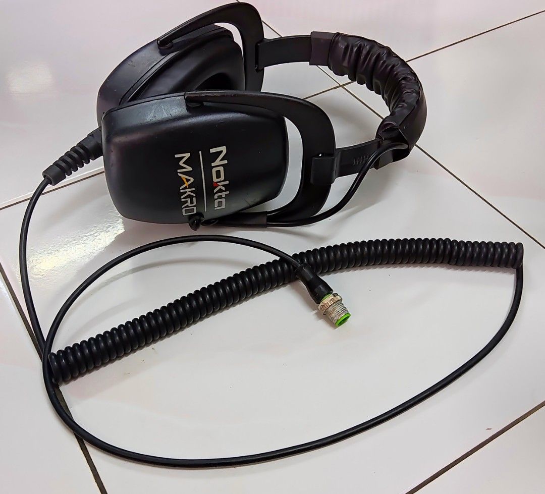 Samsung earphones makro best sale