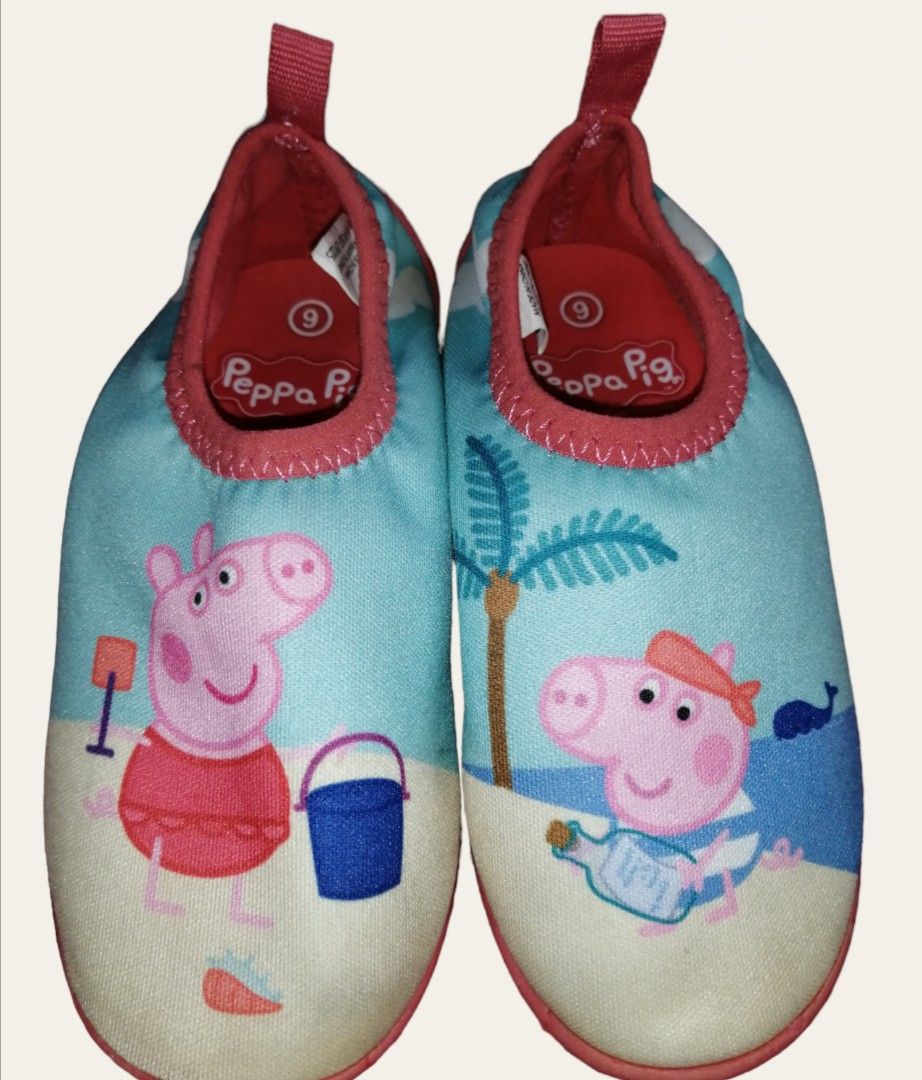 PEPPA PIG ANTI SLIP BEACH WATER SHOES. SIZE 9 Babies Kids