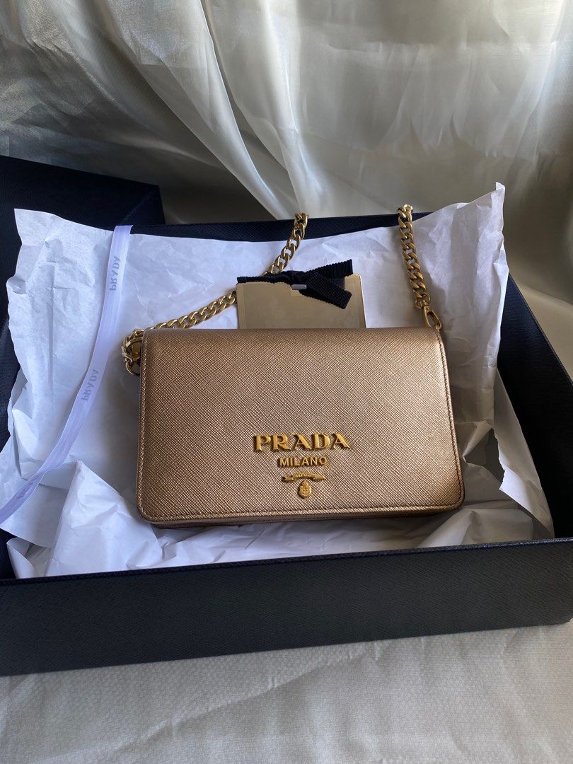 Prada clutch shop with chain