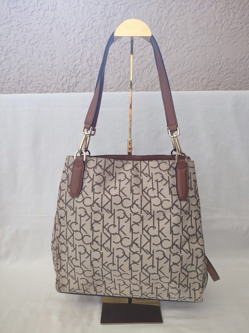 Preloved Calvin Klein Triple Compartment Tote Bag Luxury Bags Wallets on Carousell
