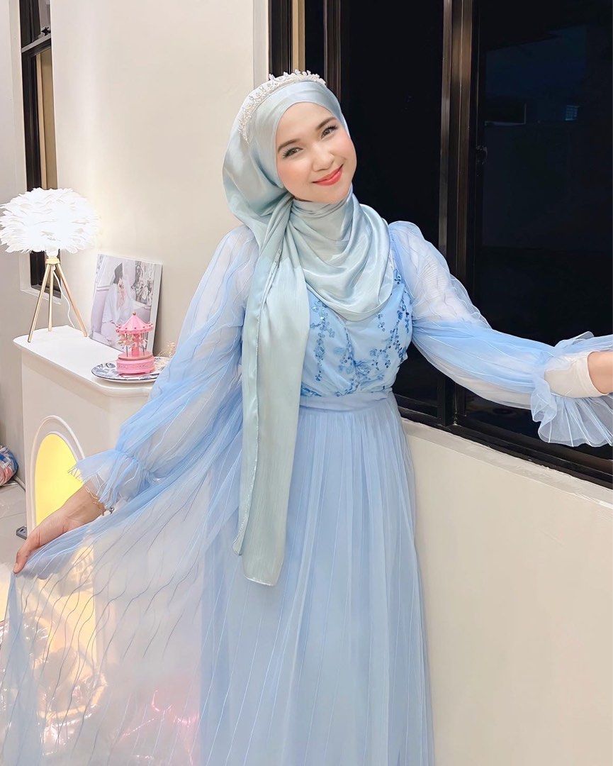 SHEIN- White lace dress, Women's Fashion, Muslimah Fashion, Dresses on  Carousell