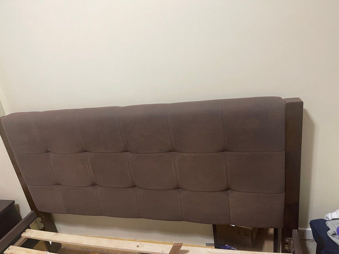 Queen size bed frame easy to assemble/disassemble with elegant