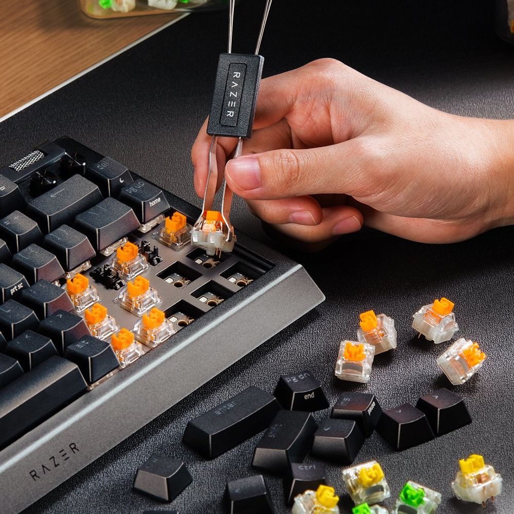Razer BlackWidow V4 75% Hot-swappable Mechanical Gaming Keyboard US ...