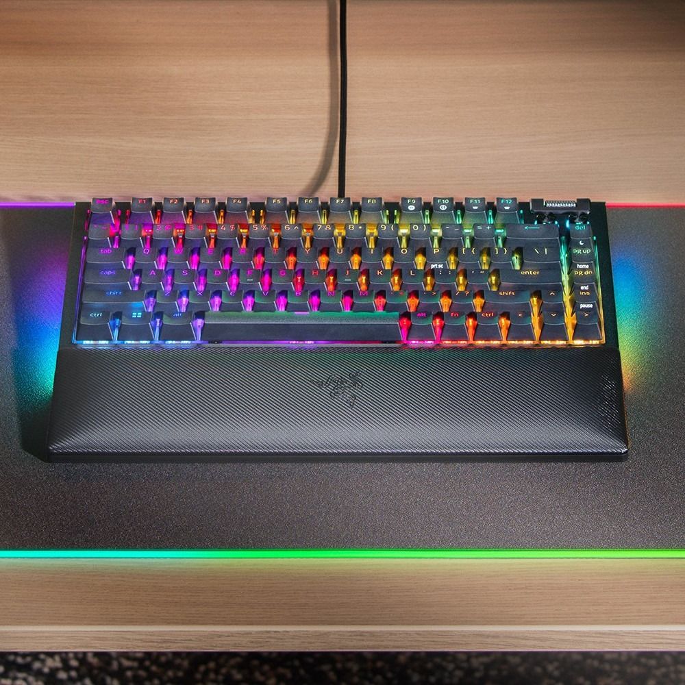 Razer BlackWidow V4 75% Hot-swappable Mechanical Gaming Keyboard US ...