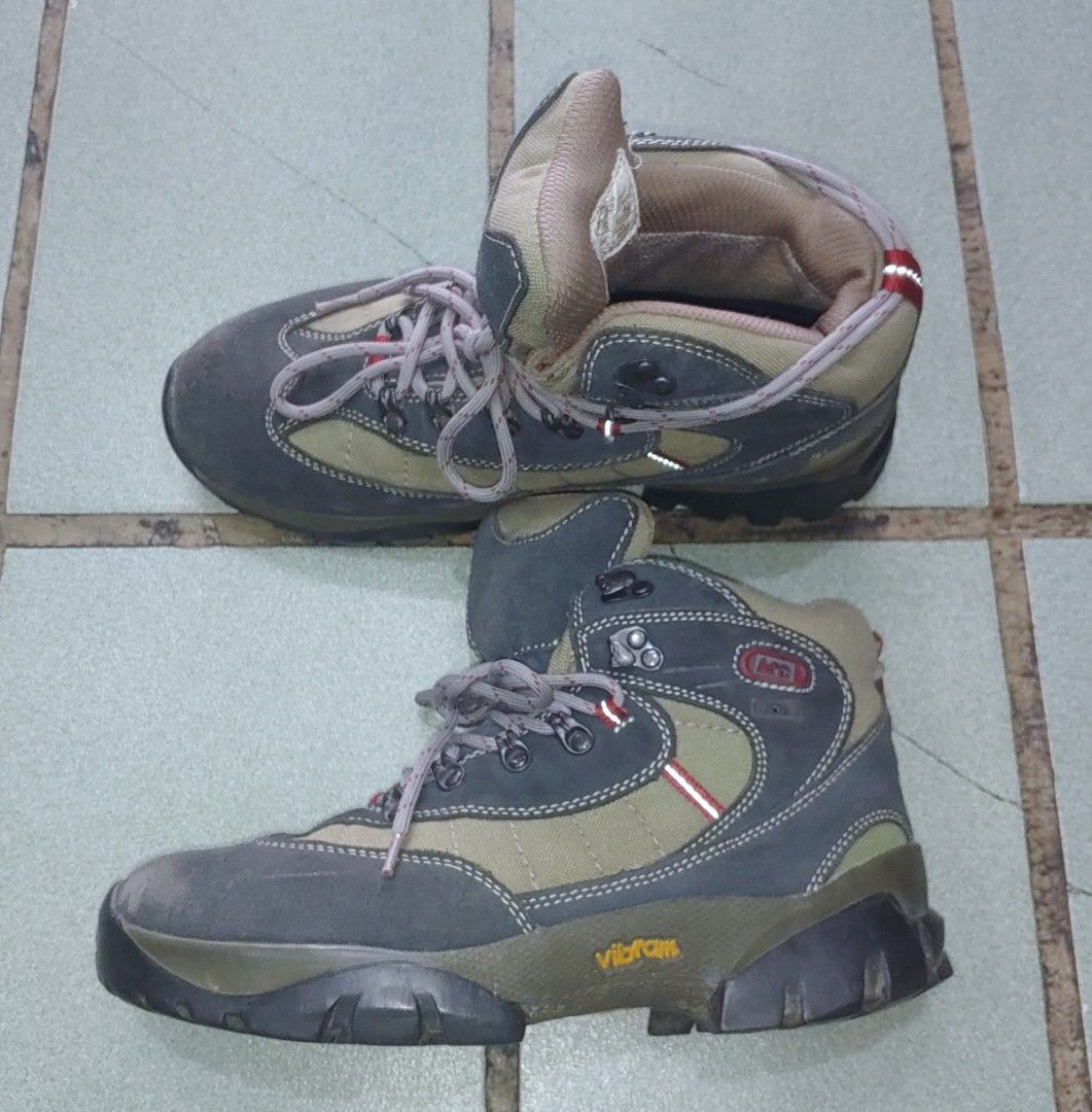 Rei monarch boots top