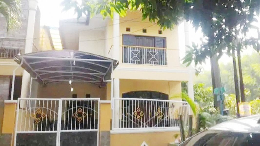 rumah_disewakan_2_lantai_di_pe_1695006334_9ea8a670_progressive