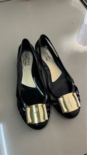 Kasut jelly ferragamo discount