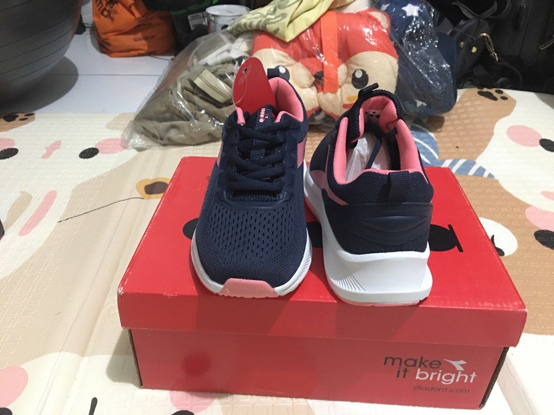 Sepatu Diadora 36 Fesyen Wanita Sepatu di Carousell