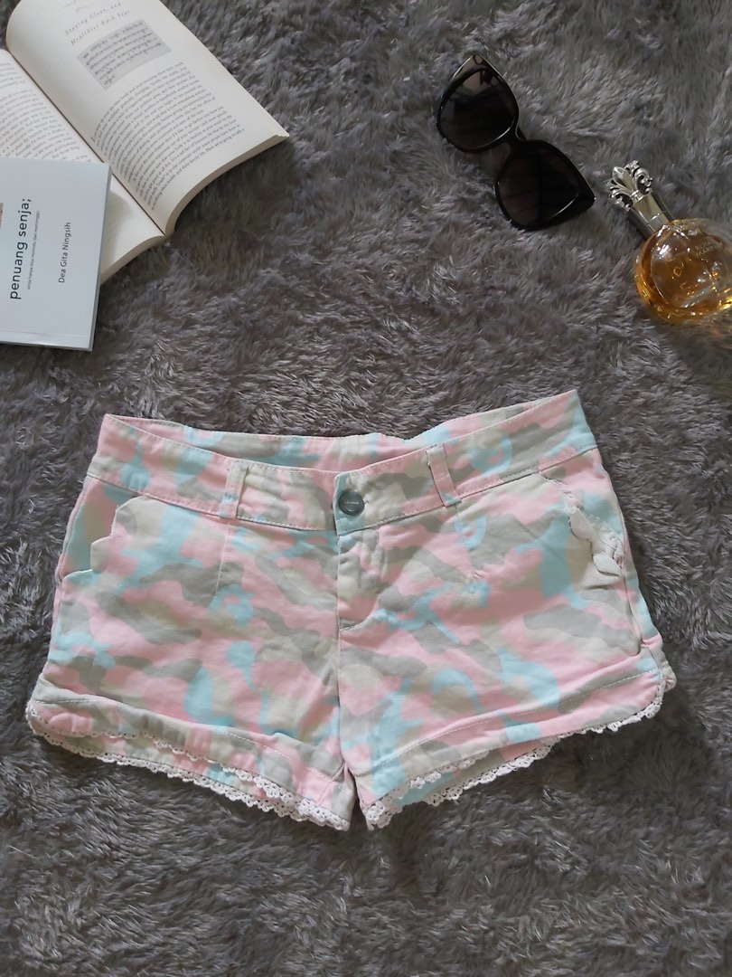 Short hotpants celana pendek mini gemes lucu casual, Fesyen Wanita ...