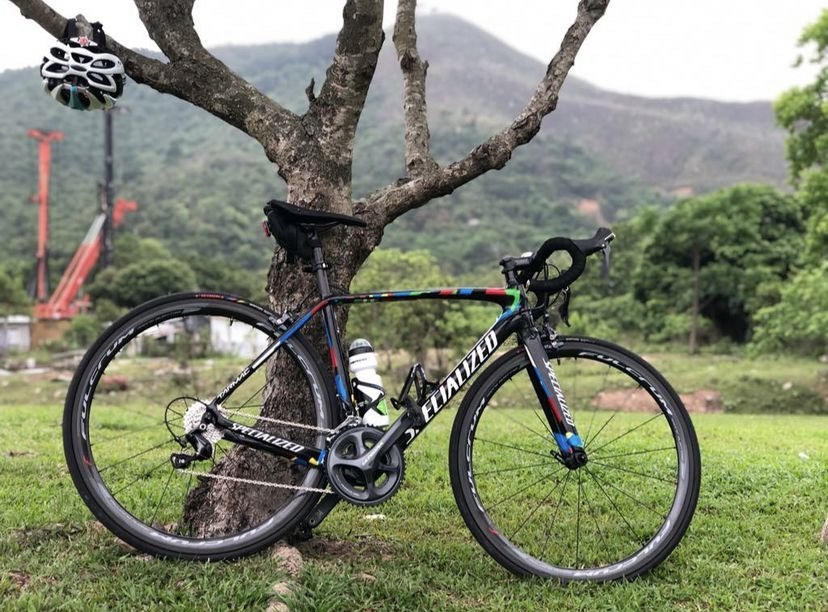 Specialized tarmac comp sagan hotsell