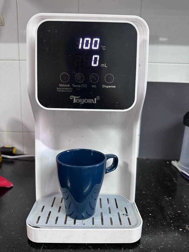 TOYOMI 4.5L Instant Boil Filtered Water Dispenser Pickup from Queenstown, TV & Home Appliances