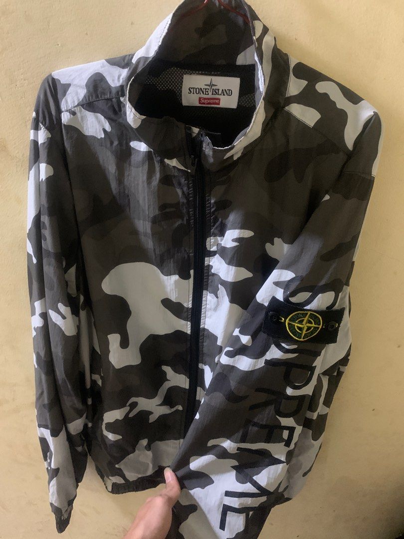 Tracktop camo stone island x supreme, Fesyen Pria, Pakaian Baju
