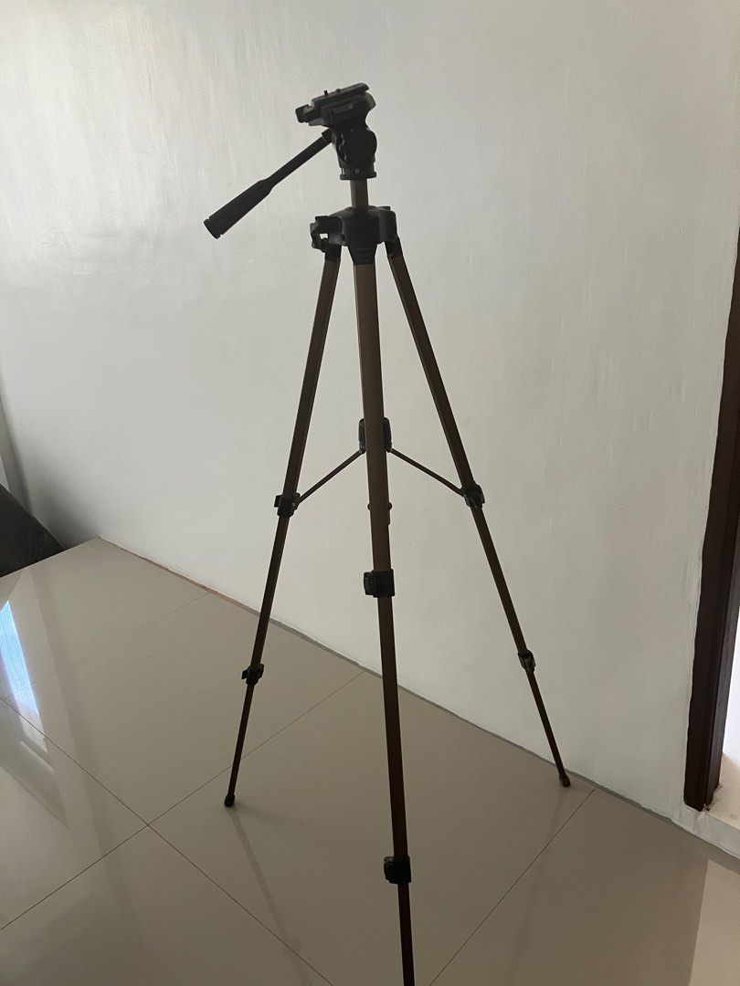 Tripod For Sale, Photography, Photography Accessories, Tripods & Monopods on Carousell