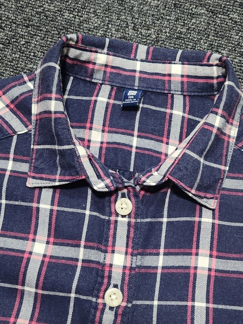 Uniqlo Kids Checkered Longsleeves (Category: Babies & Kids Fashion) located in Tarlac. Submitted by jemserrano (Listing ID 1255449575, Image 3). Description: Uniqlo Kids Checkered Longsleeves Size 120 3-5 years old for Girls Color Rate 9/10.