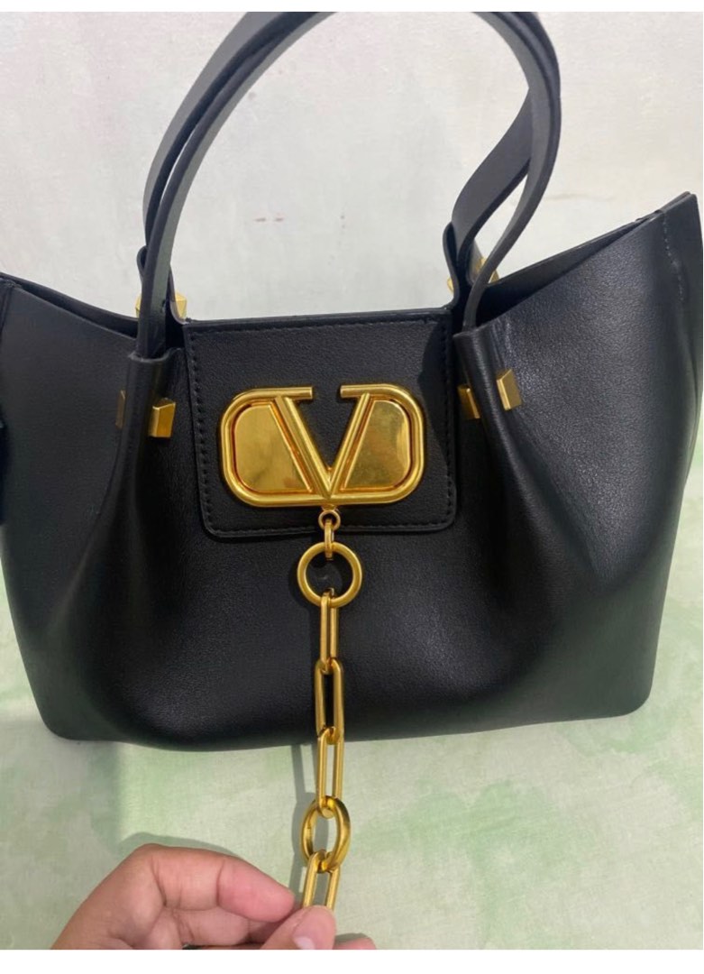 Valentino escape bag outlet