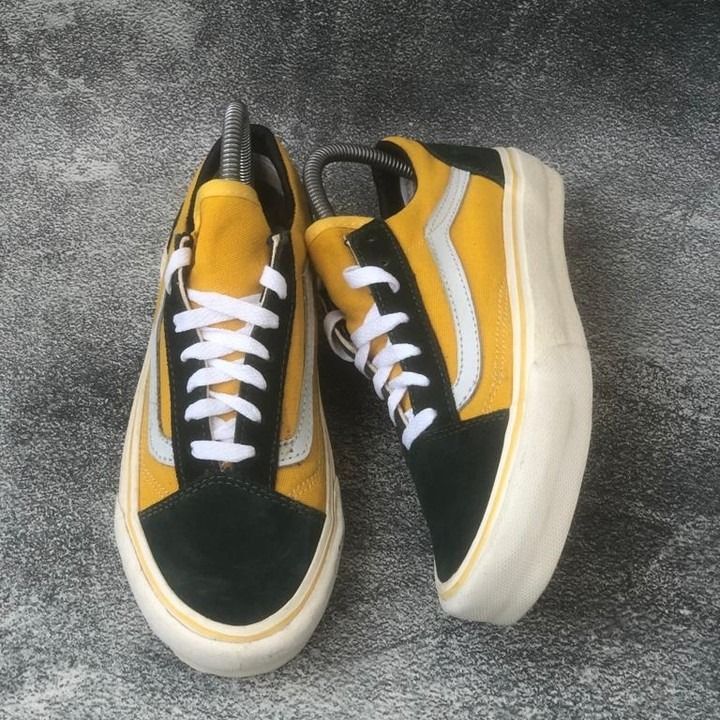 Yellow black shop vans old skool