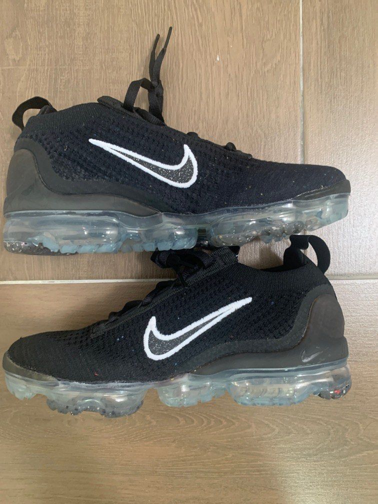 Black vapormax store 5.5