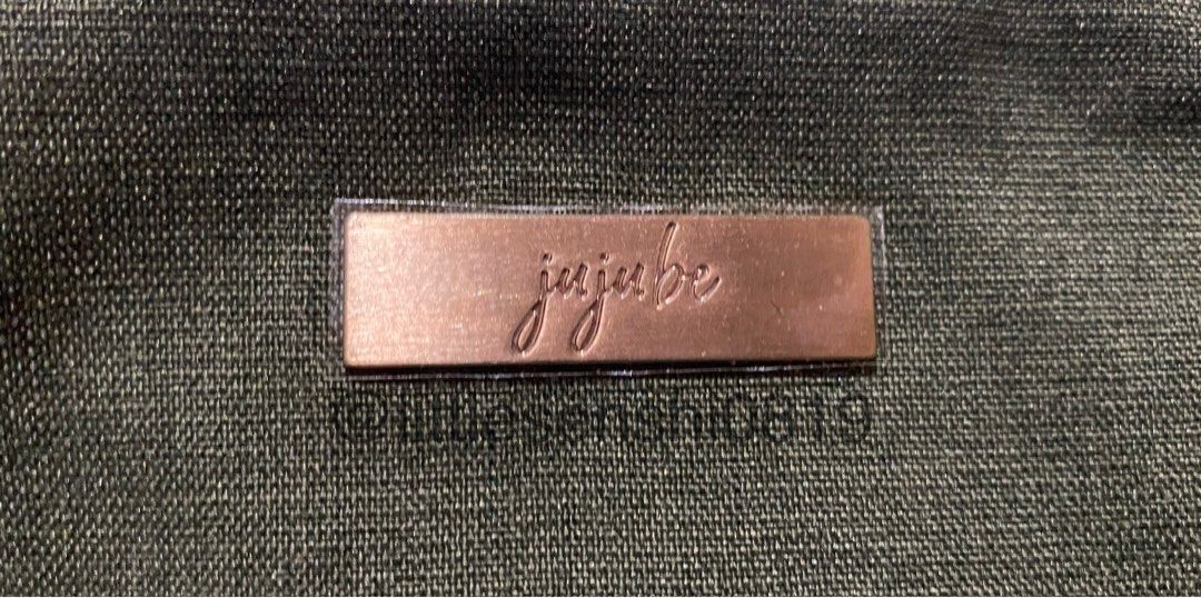 Preloved Jujube Be Quick in Olive Chromatics (Category: Carriers & Slings) located in Quezon City. Submitted by littlesenshi0819 (Listing ID 1255429392, Image 2). Description: Good Used Condition (GUC) Jujube Be Quick in Olive Chromatics. Never used on my end. Rated GUC due to signs of usage in hardwares (see pictures). No holes, tears, or corner wears. RFS: Decluttering, too many bags. I prefer using LSP in Be Set. ✅ Cash basis only, no layaway 