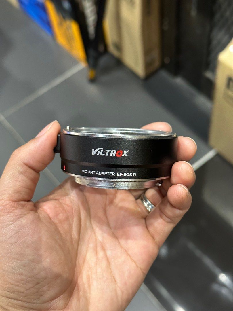 VILTROX MOUNT ADAPTER EFEOS R, Photography, Lens & Kits on Carousell