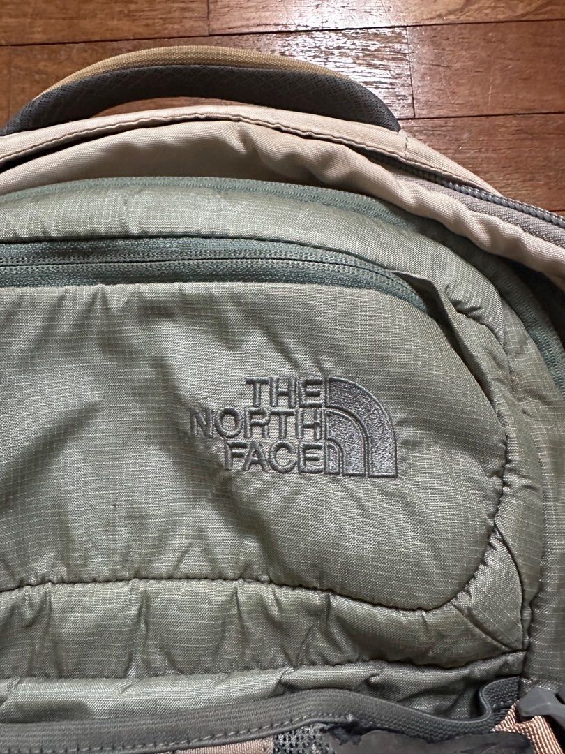 Recon backpack the best sale north face