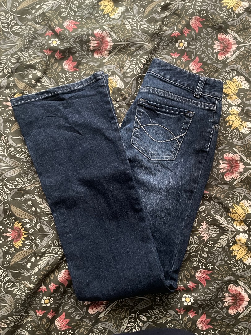 Y2K low waisted flared jeans, Women's Fashion, Bottoms, Jeans & Leggings on  Carousell