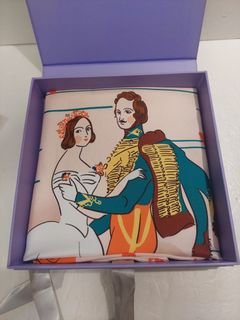 100% new and real 珍藏限量版 V&A 宮廷式Scarf64199749161730110