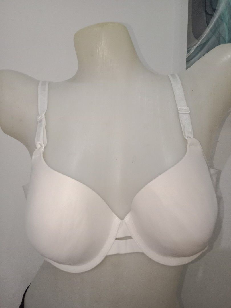 36b WARNERS WHITE SEAMLESS BRA, Women's Fashion, Undergarments