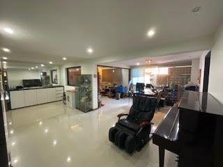 5I 163 Bishan Rare 5rm point block for sale