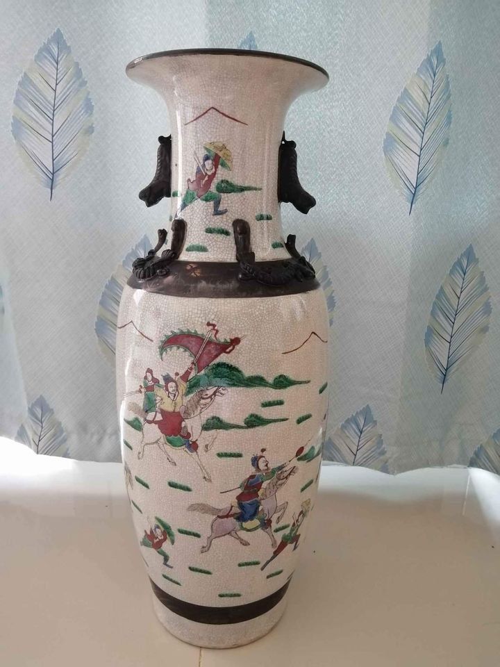 成化年制裂纹釉中国花瓶1960 年代, Hobbies & Toys