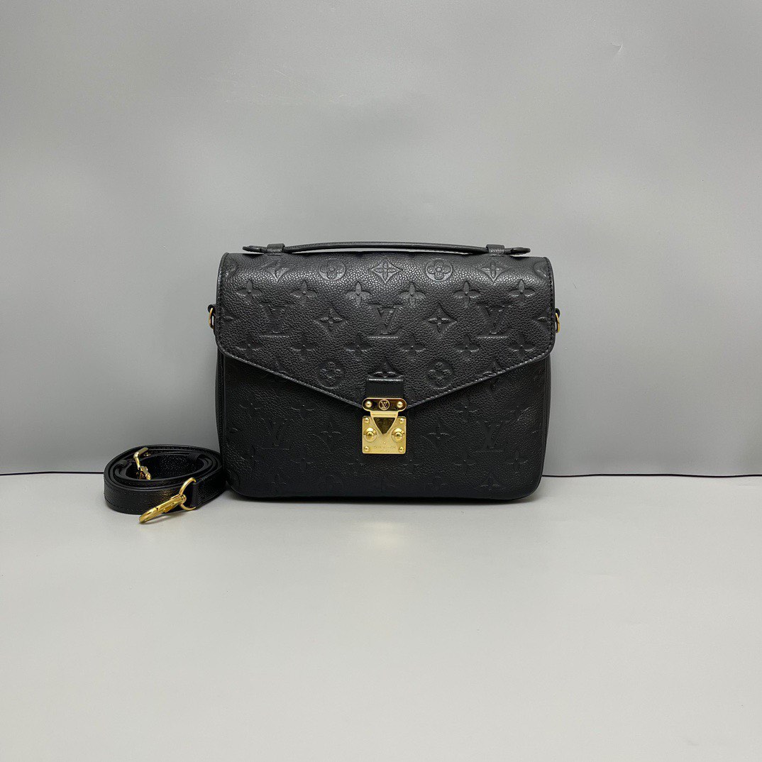 Lv pochette metis black deals