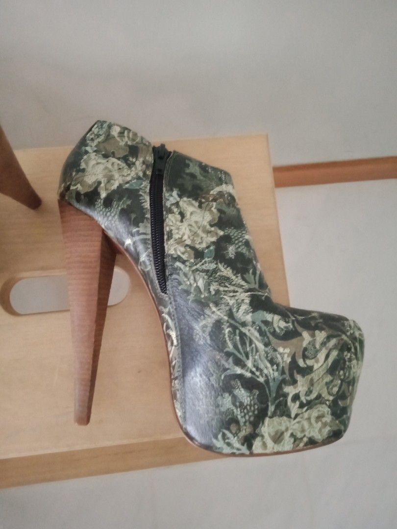 Aldo silver hotsell booties