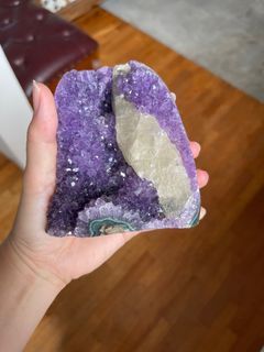 Amethyst geode with Calcite and STALACTITE EYES 