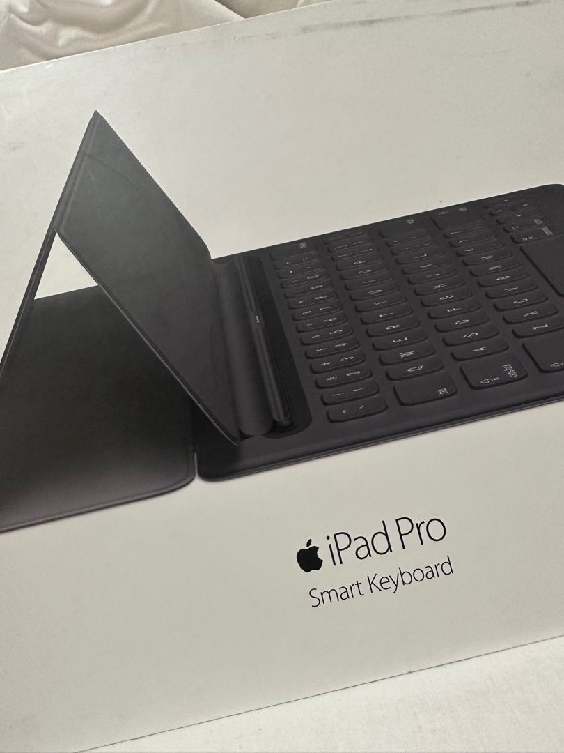 Apple iPad Pro Smart Keyboard 12.9　a1636