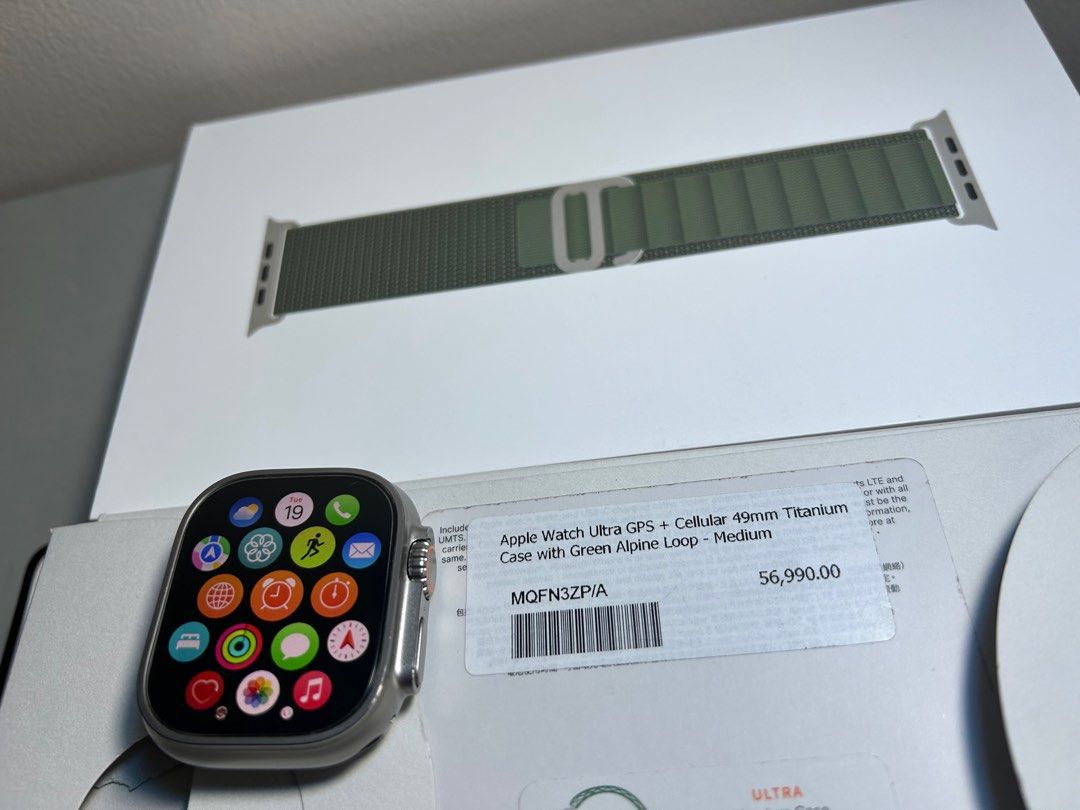 Apple Watch Ultra GPS + Cellular, 49mm Titanium Case with Alpine Loop Medium Green