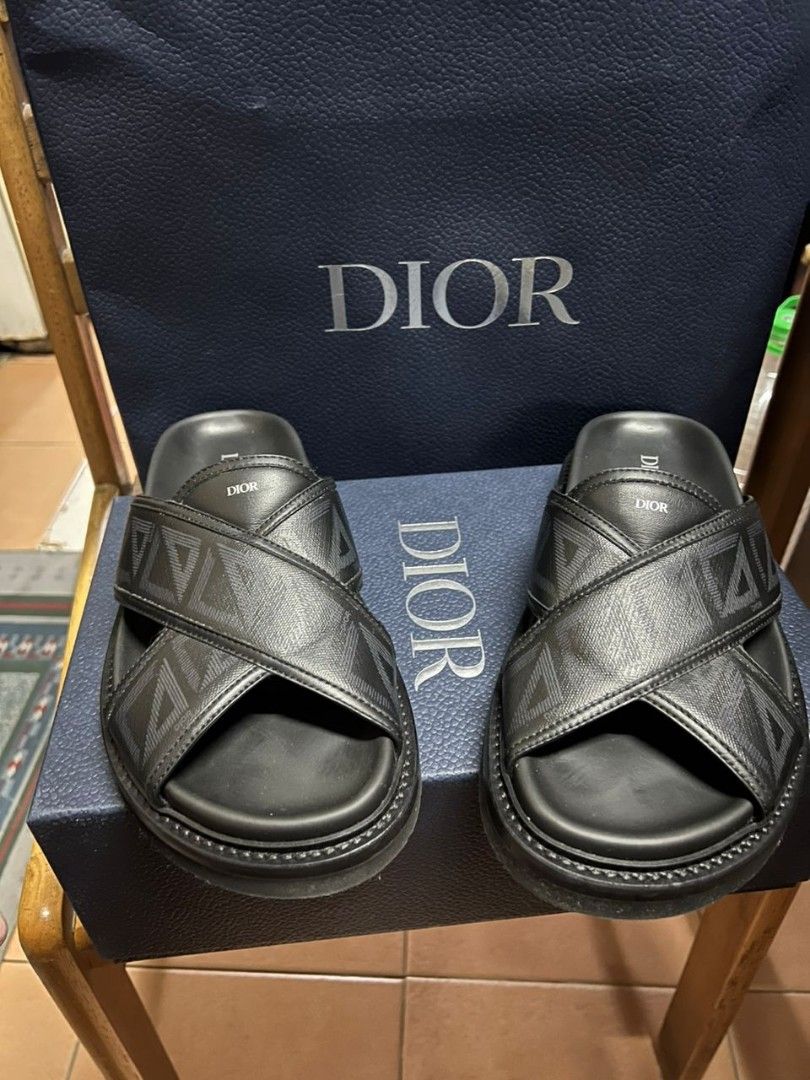 Gucci discount slides diamond