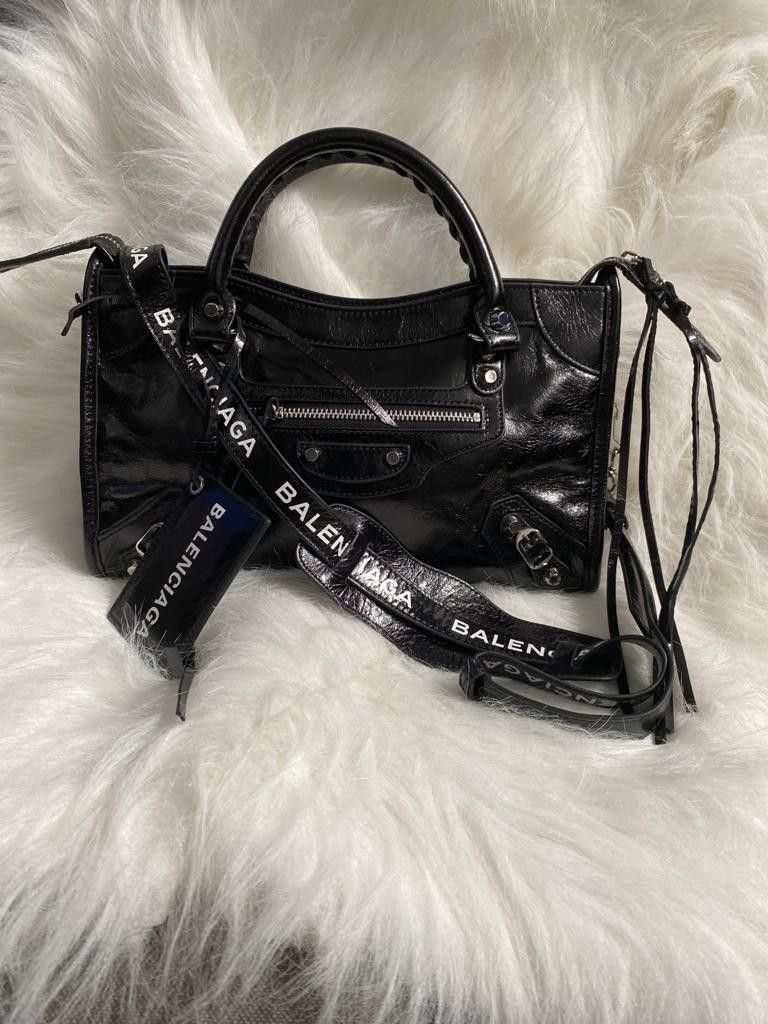 Balenciaga graffiti Barang Mewah Tas Dompet di Carousell