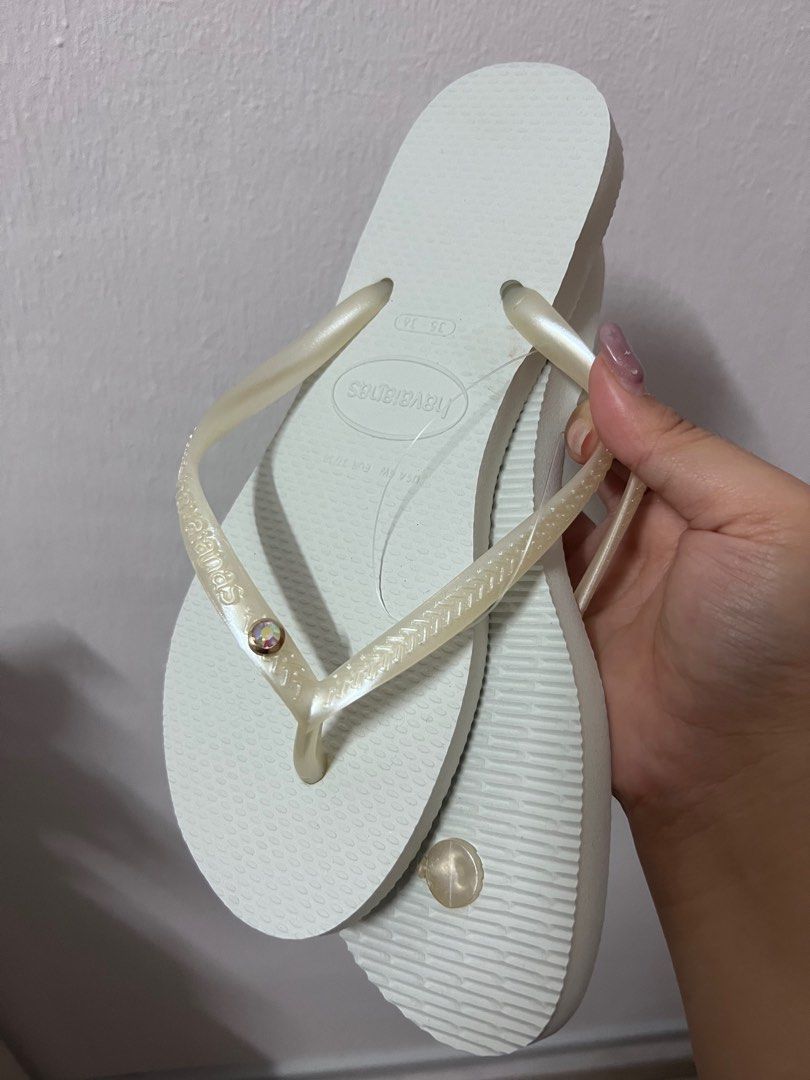 BNWT White Haivannas with crystal Women s Fashion Footwear