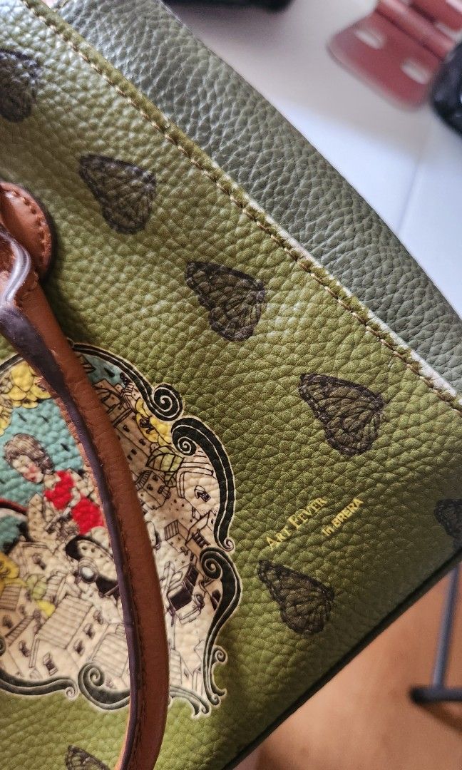 Rare Brera Art Fever Music Handbag Sling bag LARGE, Women's Fashion, Bags &  Wallets, Cross-body Bags on Carousell
