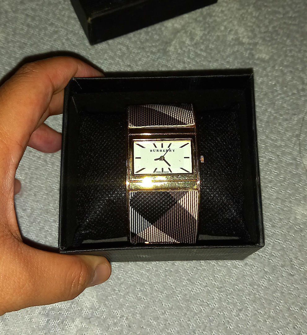 Burberry bangle watch outlet