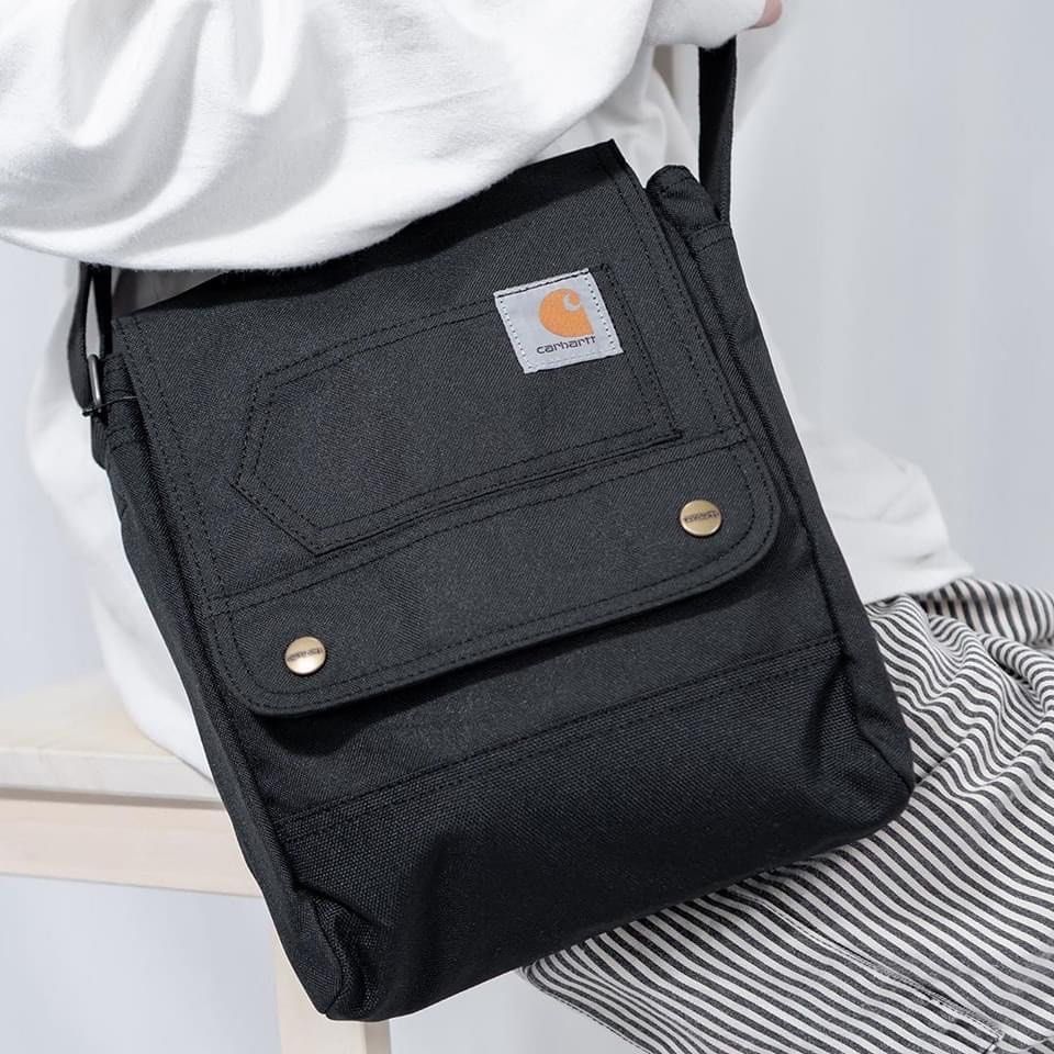 Carhartt Crossbody bag (Category: Sling Bags) located in Las Pinas. Submitted by DC.OneStopShop (Listing ID 1255630051, Image 1). Description: 🔥🔥ON SALE🔥🔥 PRE-ORDER✅ Location: Vietnam🇻🇳 ▪️Carhartt Crossbody bag 🏷️2,400PHP 💯Orig Free shipping 🇻🇳Vietnam to 🇵🇭Ph October 10 NEXT ETA📦.