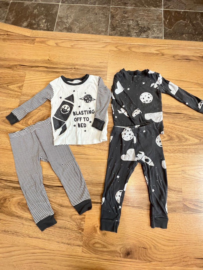 Carters 2T pajamas set Babies Kids Babies Kids Fashion on