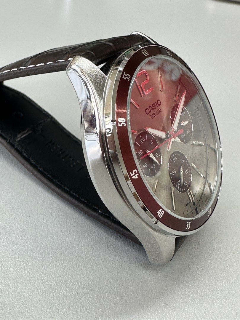 CASIO （分類：手錶）位於 Hong Kong。 由 ansonwatch 提交（商品編號 1255602639，圖片 3）。簡介： Casio watch 全新錶，型號MTP1374L 不銹鋼錶殼43mm厚12mm 防水性能5BAR 水晶玻璃錶鏡 時分針帶夜光 原廠22mm真皮壓紋皮帶配不銹鋼針扣 日本石英日曆、星期、24小時指針顯示機芯 剛換新電池，行走正常。