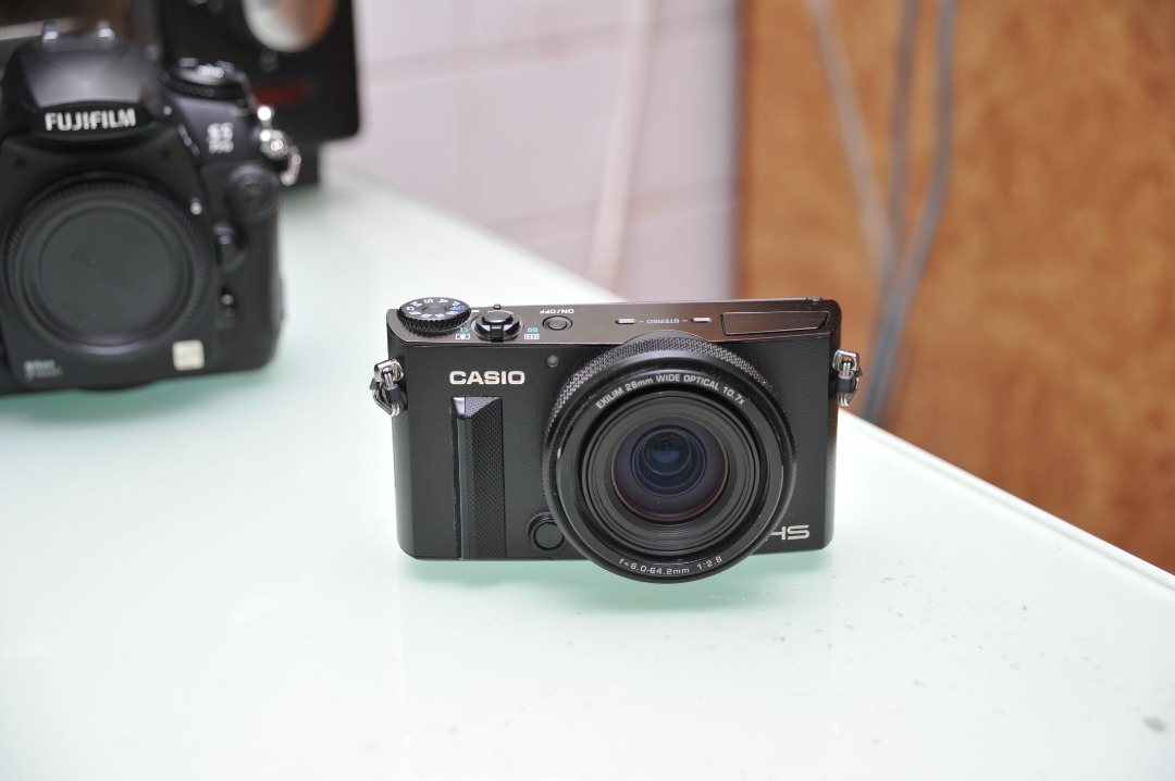 Casio exilim 100 outlet