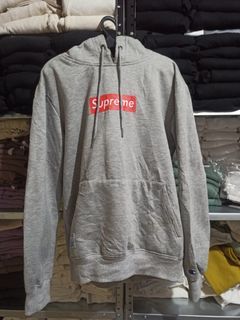 Original Supreme hoodie jacket, Men's Fashion, Coats, Jackets and Outerwear  on Carousell
