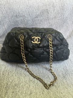 Chanel Luxe Ligne Beige Leather Chain Trim Bowler Boston Duffle Bag Chanel