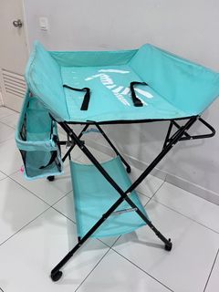 Changing diaper table